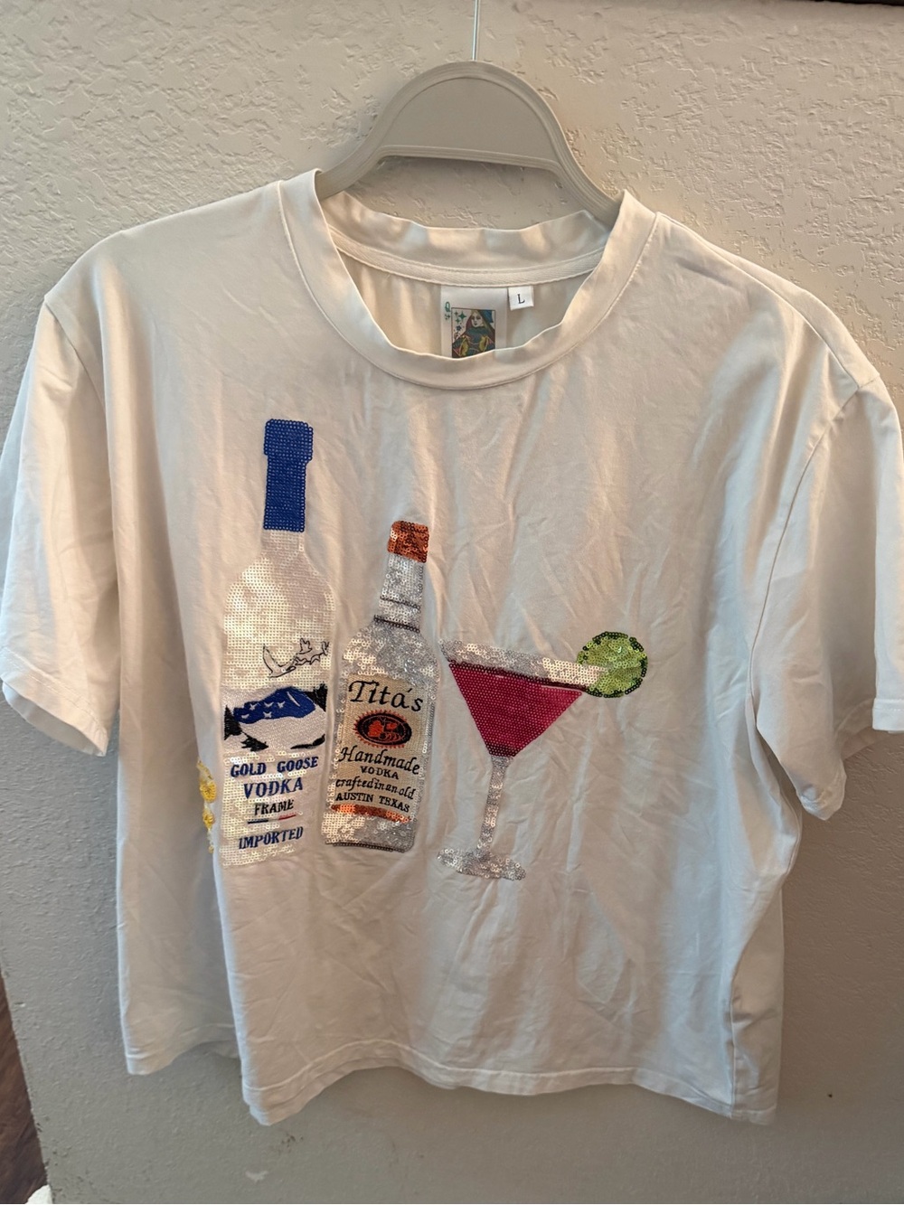 QUEEN OF SPARKLES White Short Sleeve Tee with Sequin Cocktail & Bottle Motif